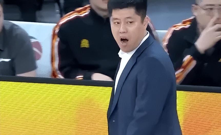 华体会官网-没了李春江山西彻底垮了！进攻毫无战术，内线万人捅，要不换帅？