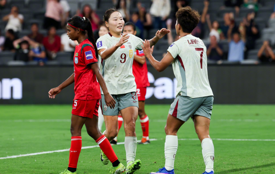 中国女足开门红！17届首轮不败，小组赛6连胜，连刷4大纪录